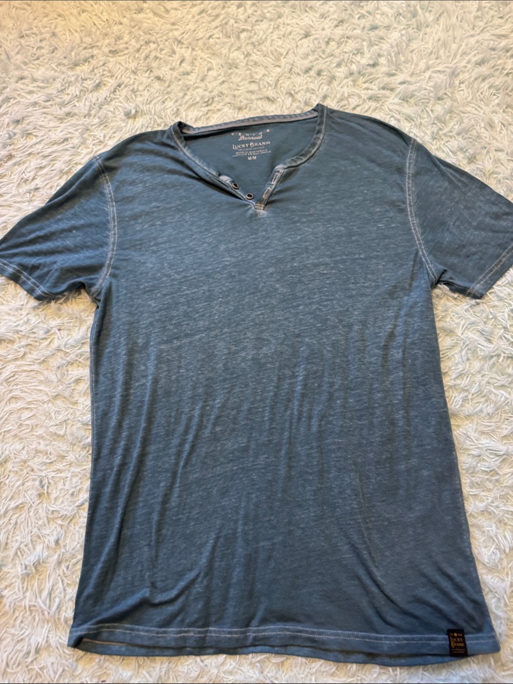 Lucky Brand Men's Heathered Teal Short Sleeve Henley medium burnout tee. 83